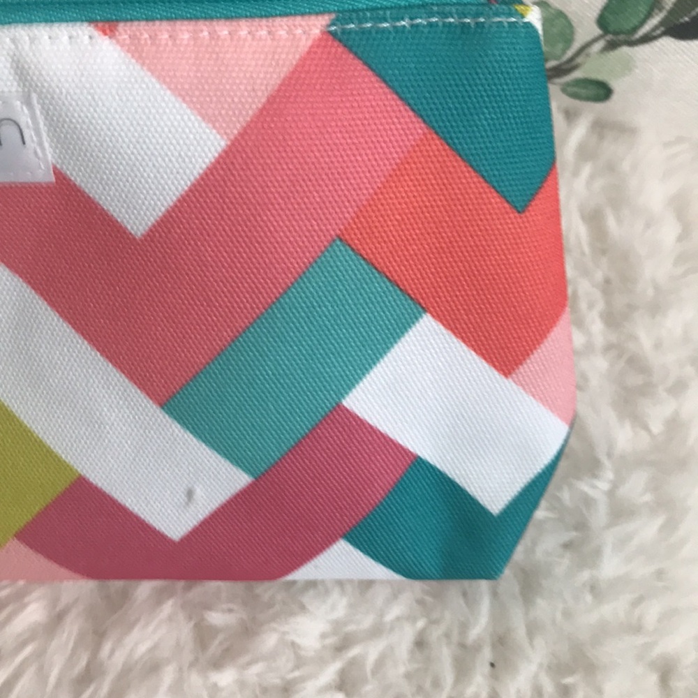 Makeup bag - Picture 3 of 3